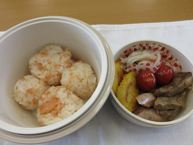 ２年弁当.JPG